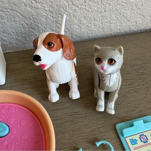 1996‎ Mattel Pet Doctor Playset with Dog & Cat + Accessories - Picture 3 of 11